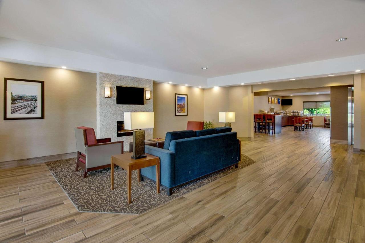 Comfort Inn Airport Roanoke Esterno foto